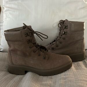 Womans size 10 Timberland boots. Almost new. Tread isn’t even dirty.